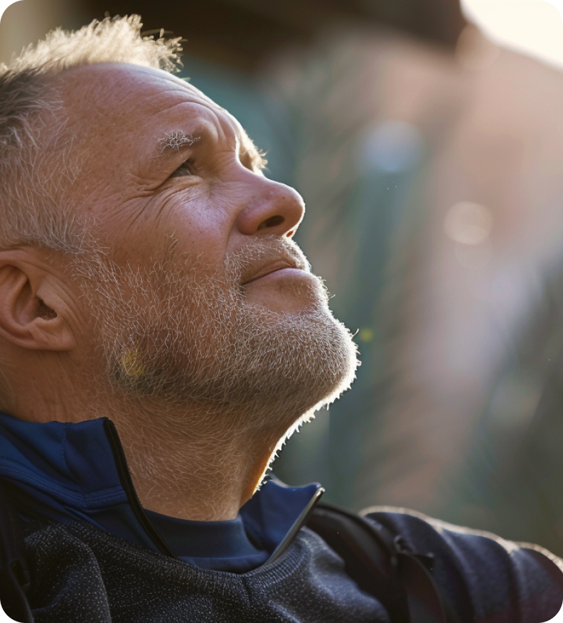 Alter Mann der Exosomen Therapie gemacht hat